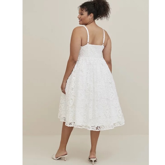NWT TORRID CROCHET LACE SWEETHEART MIDI DRESS - LACE WHITE - Picture 2 of 11